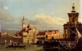 eine Ansicht in Venedig von der Punta della Dogana in Richtung San Giorgio Maggiore städtischen Bernardo Bell
